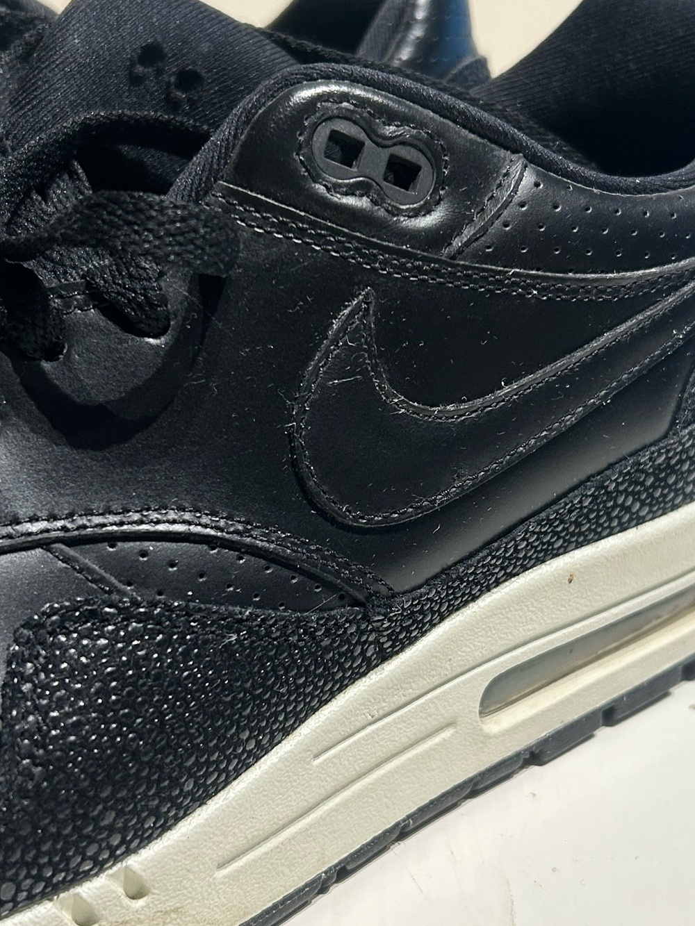 Nike Air Max 1 Stingray Pack, Black & Cream, Mens Size 13